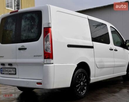 Белый Пежо Эксперт груз.-пасс., объемом двигателя 2 л и пробегом 240 тыс. км за 8999 $, фото 9 на Automoto.ua