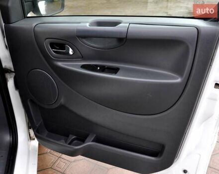 Белый Пежо Эксперт груз.-пасс., объемом двигателя 2 л и пробегом 240 тыс. км за 8999 $, фото 18 на Automoto.ua