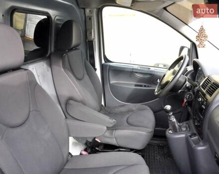 Белый Пежо Эксперт груз.-пасс., объемом двигателя 2 л и пробегом 240 тыс. км за 8999 $, фото 20 на Automoto.ua