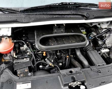 Белый Пежо Эксперт груз.-пасс., объемом двигателя 2 л и пробегом 240 тыс. км за 8999 $, фото 31 на Automoto.ua