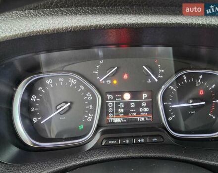 Белый Пежо Эксперт груз.-пасс., объемом двигателя 2 л и пробегом 170 тыс. км за 16499 $, фото 40 на Automoto.ua