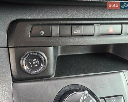 Белый Пежо Эксперт груз.-пасс., объемом двигателя 2 л и пробегом 170 тыс. км за 16499 $, фото 44 на Automoto.ua