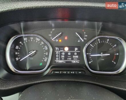 Белый Пежо Эксперт груз.-пасс., объемом двигателя 2 л и пробегом 170 тыс. км за 16499 $, фото 56 на Automoto.ua