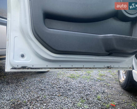 Белый Пежо Эксперт груз.-пасс., объемом двигателя 2 л и пробегом 240 тыс. км за 9700 $, фото 14 на Automoto.ua