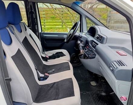 Белый Пежо Эксперт груз.-пасс., объемом двигателя 2 л и пробегом 484 тыс. км за 3800 $, фото 5 на Automoto.ua