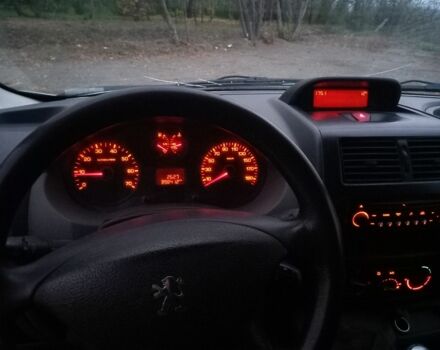 Пежо Эксперт груз.-пасс. 2007 в Чугуеве на Automoto.ua Белый Пежо Эксперт груз.-пасс., объемом двигателя 1.6 л и пробегом 398 тыс. км за 3500 $, фото 10 на Automoto.ua