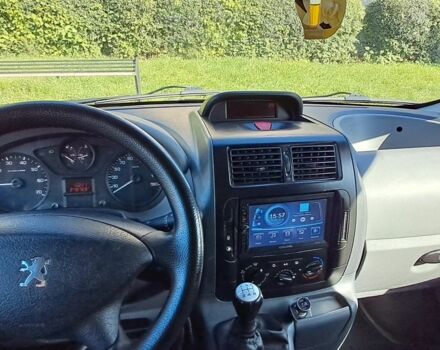 Белый Пежо Эксперт груз.-пасс., объемом двигателя 1.6 л и пробегом 279 тыс. км за 4800 $, фото 9 на Automoto.ua