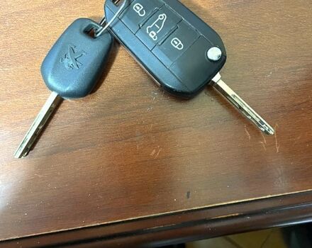 Белый Пежо Эксперт груз.-пасс., объемом двигателя 2 л и пробегом 260 тыс. км за 11800 $, фото 10 на Automoto.ua