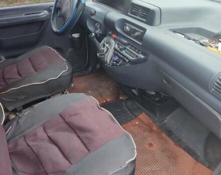 Белый Пежо Эксперт груз.-пасс., объемом двигателя 1.87 л и пробегом 300 тыс. км за 2400 $, фото 1 на Automoto.ua