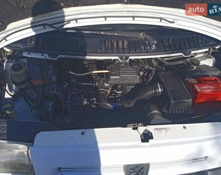 Белый Пежо Эксперт груз.-пасс., объемом двигателя 1.9 л и пробегом 385 тыс. км за 3100 $, фото 3 на Automoto.ua