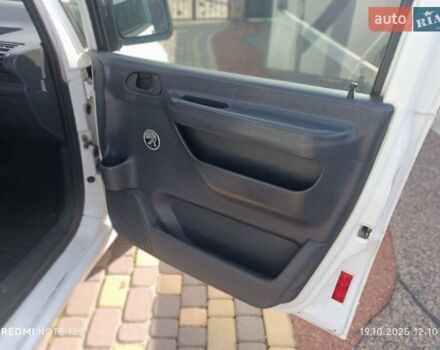 Пежо Эксперт груз.-пасс. 2000 в Львове на Automoto.ua Белый Пежо Эксперт груз.-пасс., объемом двигателя 1.87 л и пробегом 499 тыс. км за 3400 $, фото 2 на Automoto.ua