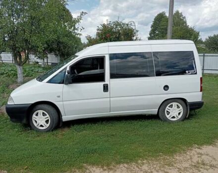 Белый Пежо Эксперт груз.-пасс., объемом двигателя 2 л и пробегом 450 тыс. км за 3300 $, фото 5 на Automoto.ua