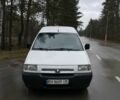 Белый Пежо Эксперт груз.-пасс., объемом двигателя 2 л и пробегом 350 тыс. км за 3500 $, фото 1 на Automoto.ua