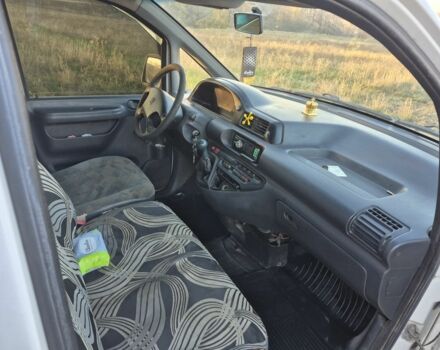 Белый Пежо Эксперт груз.-пасс., объемом двигателя 2 л и пробегом 300 тыс. км за 2550 $, фото 6 на Automoto.ua