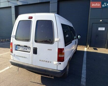 Белый Пежо Эксперт груз.-пасс., объемом двигателя 2 л и пробегом 370 тыс. км за 2700 $, фото 2 на Automoto.ua