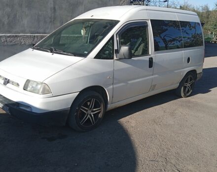 Белый Пежо Эксперт груз.-пасс., объемом двигателя 2 л и пробегом 370 тыс. км за 4063 $, фото 2 на Automoto.ua