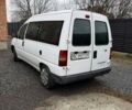 Белый Пежо Эксперт груз.-пасс., объемом двигателя 2 л и пробегом 302 тыс. км за 3999 $, фото 1 на Automoto.ua