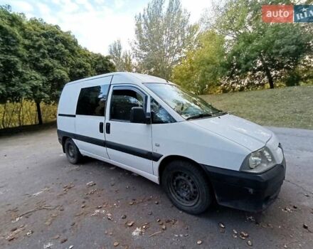 Белый Пежо Эксперт груз.-пасс., объемом двигателя 2 л и пробегом 287 тыс. км за 5400 $, фото 1 на Automoto.ua