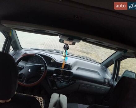 Белый Пежо Эксперт груз.-пасс., объемом двигателя 2 л и пробегом 500 тыс. км за 4350 $, фото 1 на Automoto.ua