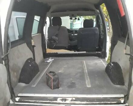 Пежо Эксперт груз.-пасс. 2005 в Сарате на Automoto.ua Белый Пежо Эксперт груз.-пасс., объемом двигателя 1.87 л и пробегом 251 тыс. км за 3600 $, фото 5 на Automoto.ua