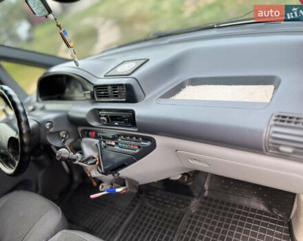 Пежо Эксперт груз.-пасс. 2005 в Виннице на Automoto.ua Белый Пежо Эксперт груз.-пасс., объемом двигателя 2 л и пробегом 432 тыс. км за 3600 $, фото 10 на Automoto.ua