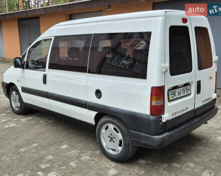 Пежо Эксперт груз.-пасс. 2005 в Славуте на Automoto.ua Белый Пежо Эксперт груз.-пасс., объемом двигателя 2 л и пробегом 272 тыс. км за 4299 $, фото 1 на Automoto.ua