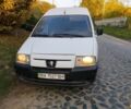 Белый Пежо Эксперт груз.-пасс., объемом двигателя 0 л и пробегом 400 тыс. км за 1757 $, фото 1 на Automoto.ua