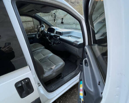 Белый Пежо Эксперт груз.-пасс., объемом двигателя 2 л и пробегом 311 тыс. км за 3000 $, фото 4 на Automoto.ua