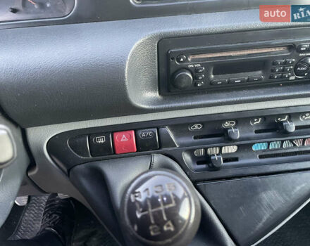 Белый Пежо Эксперт груз.-пасс., объемом двигателя 2 л и пробегом 337 тыс. км за 3950 $, фото 13 на Automoto.ua