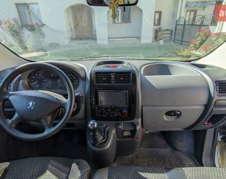Белый Пежо Эксперт груз.-пасс., объемом двигателя 1.6 л и пробегом 339 тыс. км за 4800 $, фото 5 на Automoto.ua