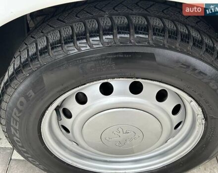 Белый Пежо Эксперт груз.-пасс., объемом двигателя 2 л и пробегом 288 тыс. км за 6300 $, фото 9 на Automoto.ua