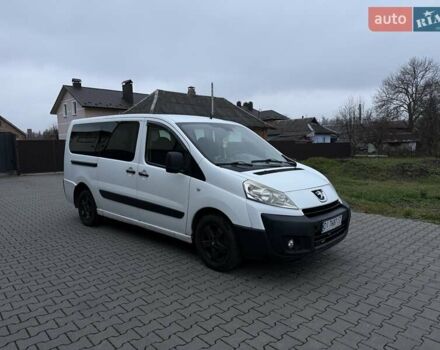 Белый Пежо Эксперт груз.-пасс., объемом двигателя 2 л и пробегом 317 тыс. км за 5900 $, фото 1 на Automoto.ua
