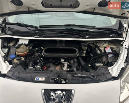 Білий Пежо Експерт вант.-пас., об'ємом двигуна 1.6 л та пробігом 300 тис. км за 5400 $, фото 9 на Automoto.ua