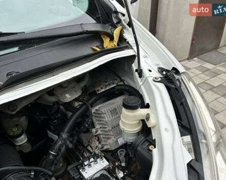 Белый Пежо Эксперт груз.-пасс., объемом двигателя 2 л и пробегом 288 тыс. км за 6300 $, фото 35 на Automoto.ua