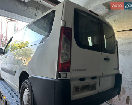 Белый Пежо Эксперт груз.-пасс., объемом двигателя 1.56 л и пробегом 300 тыс. км за 2550 $, фото 3 на Automoto.ua