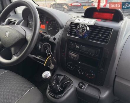 Белый Пежо Эксперт груз.-пасс., объемом двигателя 1.6 л и пробегом 245 тыс. км за 6300 $, фото 12 на Automoto.ua