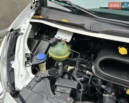 Белый Пежо Эксперт груз.-пасс., объемом двигателя 2 л и пробегом 288 тыс. км за 6300 $, фото 33 на Automoto.ua