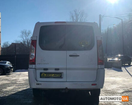 Белый Пежо Эксперт груз.-пасс., объемом двигателя 2 л и пробегом 201 тыс. км за 7500 $, фото 4 на Automoto.ua
