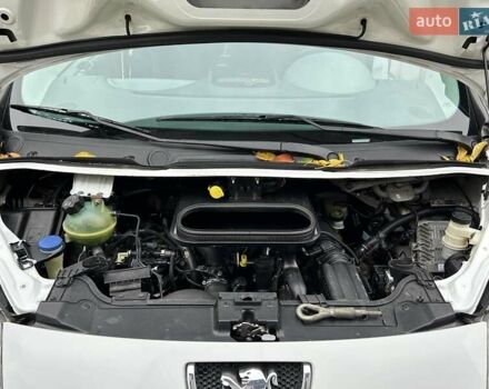 Белый Пежо Эксперт груз.-пасс., объемом двигателя 2 л и пробегом 288 тыс. км за 6300 $, фото 34 на Automoto.ua