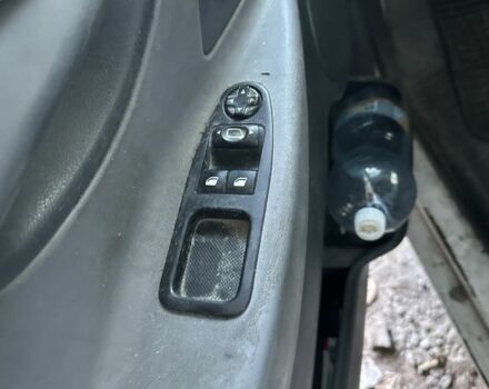 Белый Пежо Эксперт груз.-пасс., объемом двигателя 1.6 л и пробегом 350 тыс. км за 2350 $, фото 9 на Automoto.ua