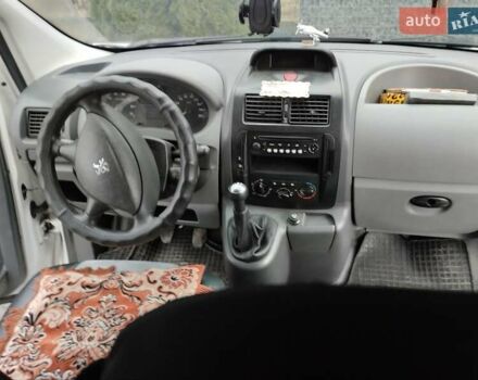 Белый Пежо Эксперт груз.-пасс., объемом двигателя 1.56 л и пробегом 371 тыс. км за 5400 $, фото 9 на Automoto.ua
