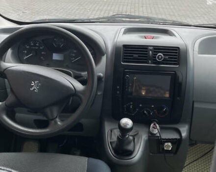 Белый Пежо Эксперт груз.-пасс., объемом двигателя 2 л и пробегом 323 тыс. км за 6500 $, фото 7 на Automoto.ua