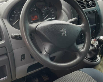 Белый Пежо Эксперт груз.-пасс., объемом двигателя 2 л и пробегом 323 тыс. км за 6500 $, фото 4 на Automoto.ua