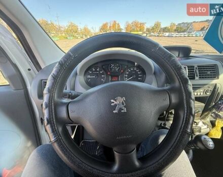 Белый Пежо Эксперт груз.-пасс., объемом двигателя 2 л и пробегом 239 тыс. км за 10000 $, фото 14 на Automoto.ua