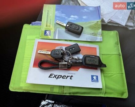 Белый Пежо Эксперт груз.-пасс., объемом двигателя 2 л и пробегом 239 тыс. км за 10000 $, фото 7 на Automoto.ua