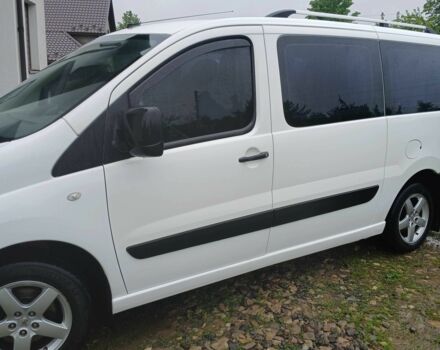 Белый Пежо Эксперт груз.-пасс., объемом двигателя 0 л и пробегом 320 тыс. км за 7377 $, фото 1 на Automoto.ua