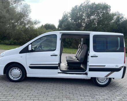 Белый Пежо Эксперт груз.-пасс., объемом двигателя 2 л и пробегом 198 тыс. км за 7800 $, фото 5 на Automoto.ua