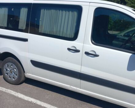 Пежо Эксперт груз.-пасс. 2013 в Житомире на Automoto.ua Белый Пежо Эксперт груз.-пасс., объемом двигателя 2 л и пробегом 167 тыс. км за 9800 $, фото 2 на Automoto.ua