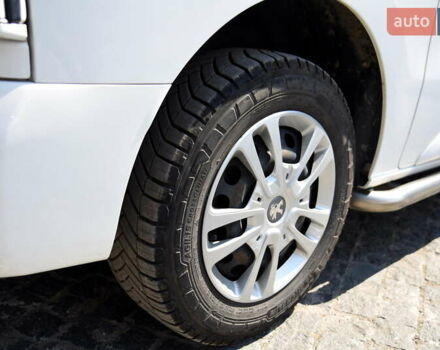 Белый Пежо Эксперт груз.-пасс., объемом двигателя 2 л и пробегом 229 тыс. км за 17500 $, фото 10 на Automoto.ua