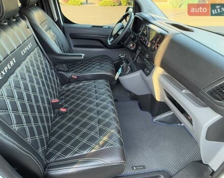 Белый Пежо Эксперт груз.-пасс., объемом двигателя 2 л и пробегом 298 тыс. км за 14200 $, фото 68 на Automoto.ua